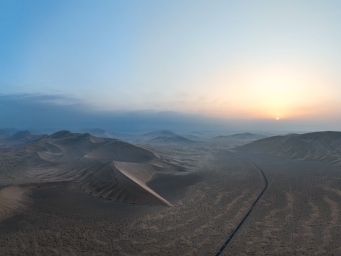 巴丹吉林沙漠秋日即景