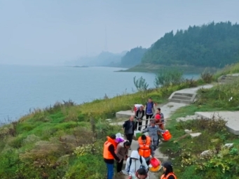 沿着纬度听中国：长江重庆段最后的客船