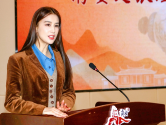 ​黄圣依现身福建南安，开启文旅短剧项目